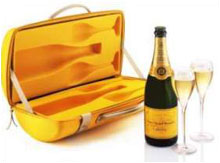 RI Wine of Ascot Veuve Clicquot Exclusive Travel Bag